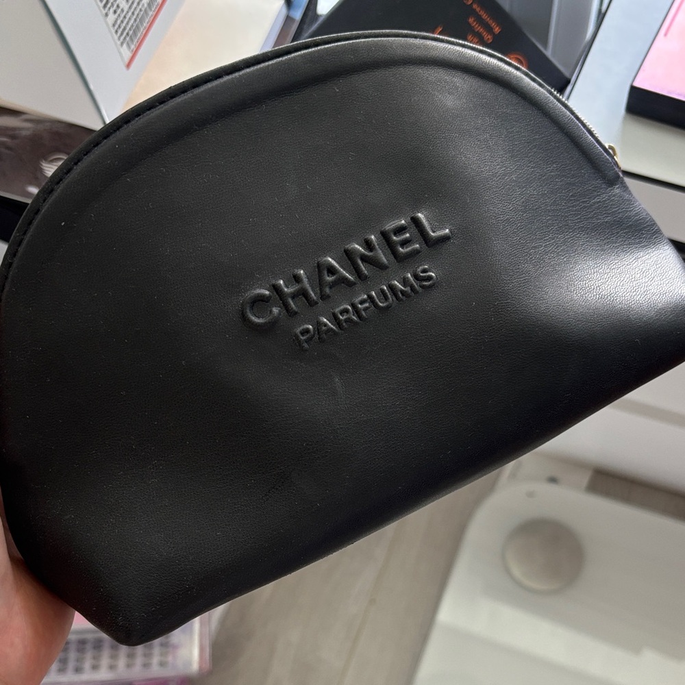 CHANEL Black Parfums Pouch